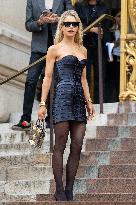 PFW Schiaparelli Outside Arrivals NB