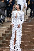 PFW Schiaparelli Outside Arrivals NB