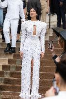 PFW Schiaparelli Outside Arrivals NB