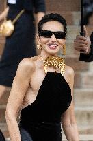 PFW Schiaparelli Outside Arrivals NB