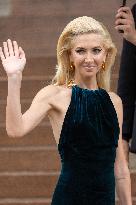 PFW Schiaparelli Outside Arrivals NB