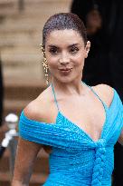 PFW Schiaparelli Outside Arrivals NB