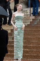 PFW Schiaparelli Outside Arrivals NB