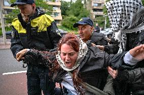 Protest Against Mass Arrests - The Hague