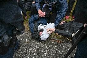 Protest Against Mass Arrests - The Hague