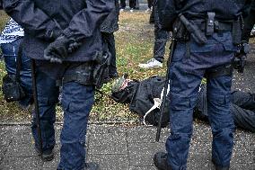 Protest Against Mass Arrests - The Hague