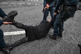 Protest Against Mass Arrests - The Hague
