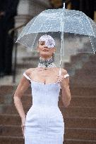 PFW Schiaparelli Arrivals AM