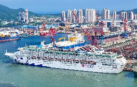 Luxury Cruise Ship Dream