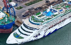 Luxury Cruise Ship Dream