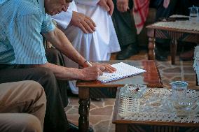 Hebron Family Disowns Relative Over Israel Ties - Palestine
