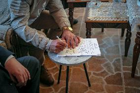Hebron Family Disowns Relative Over Israel Ties - Palestine