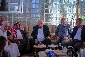 Hebron Family Disowns Relative Over Israel Ties - Palestine