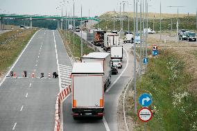 Poland Begins Controls on Borders with Germany and Lithuania