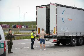 Poland Begins Controls on Borders with Germany and Lithuania