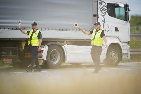 Poland Begins Controls on Borders with Germany and Lithuania