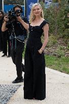 PFW - Chanel Outside Arrivals