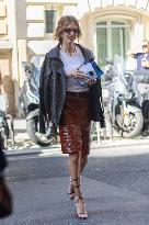 PFW ASHI Outside Arrivals NB