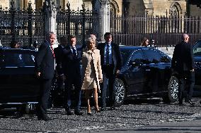 President Macron Pays Tribute to Winston Churchill - UK
