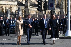 President Macron Pays Tribute to Winston Churchill - UK