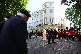 President Macron Pays Tribute to Charles de Gaulle - UK