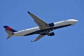 Planes to Fiumicino airport