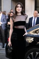 PFW - Georgio Armani Outside Arrivals