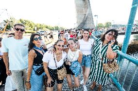 Fans At Jennifer Lopez Concert - Pontevedra