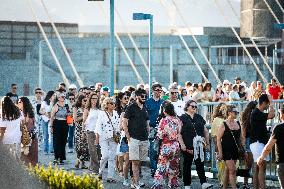 Fans At Jennifer Lopez Concert - Pontevedra