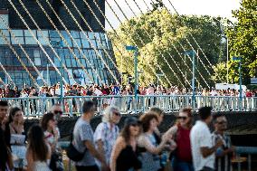 Fans At Jennifer Lopez Concert - Pontevedra