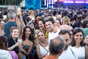 Fans At Jennifer Lopez Concert - Pontevedra