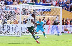 FIFA Club World Cup - Chelsea VS Fluminense