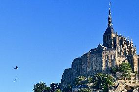 Zeus The Olympic Horse Arrives At Mont Saint-Michel