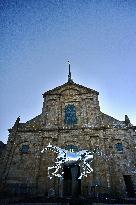 Zeus The Olympic Horse Arrives At Mont Saint-Michel
