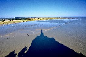Zeus The Olympic Horse Arrives At Mont Saint-Michel