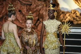 PFW - Franck Sorbier Runway in Paris FA