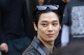 PFW Balenciaga Outside Arrivals NB