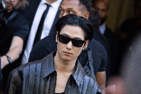 PFW Balenciaga Outside Arrivals NB