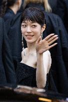 PFW Balenciaga Outside Arrivals NB