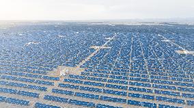 PV Construction in Xinjiang Gobi Desert