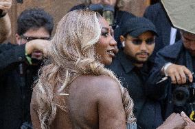 PFW Balenciaga Outside Arrivals NB