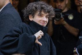 PFW Balenciaga Outside Arrivals NB