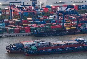 Beijing-Hangzhou Grand Canal Huai 'an Container Terminal