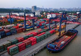 Beijing-Hangzhou Grand Canal Huai 'an Container Terminal