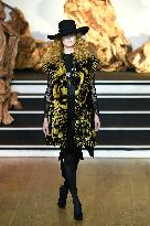 PFW - Franck Sorbier Runway in Paris FA