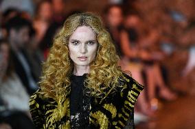 PFW - Franck Sorbier Runway in Paris FA