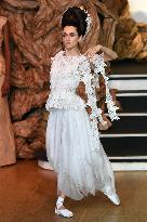 PFW - Franck Sorbier Runway in Paris FA