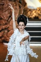 PFW - Franck Sorbier Runway in Paris FA