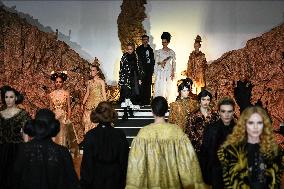 PFW - Franck Sorbier Runway in Paris FA