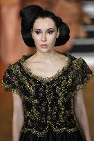 PFW - Franck Sorbier Runway in Paris FA
